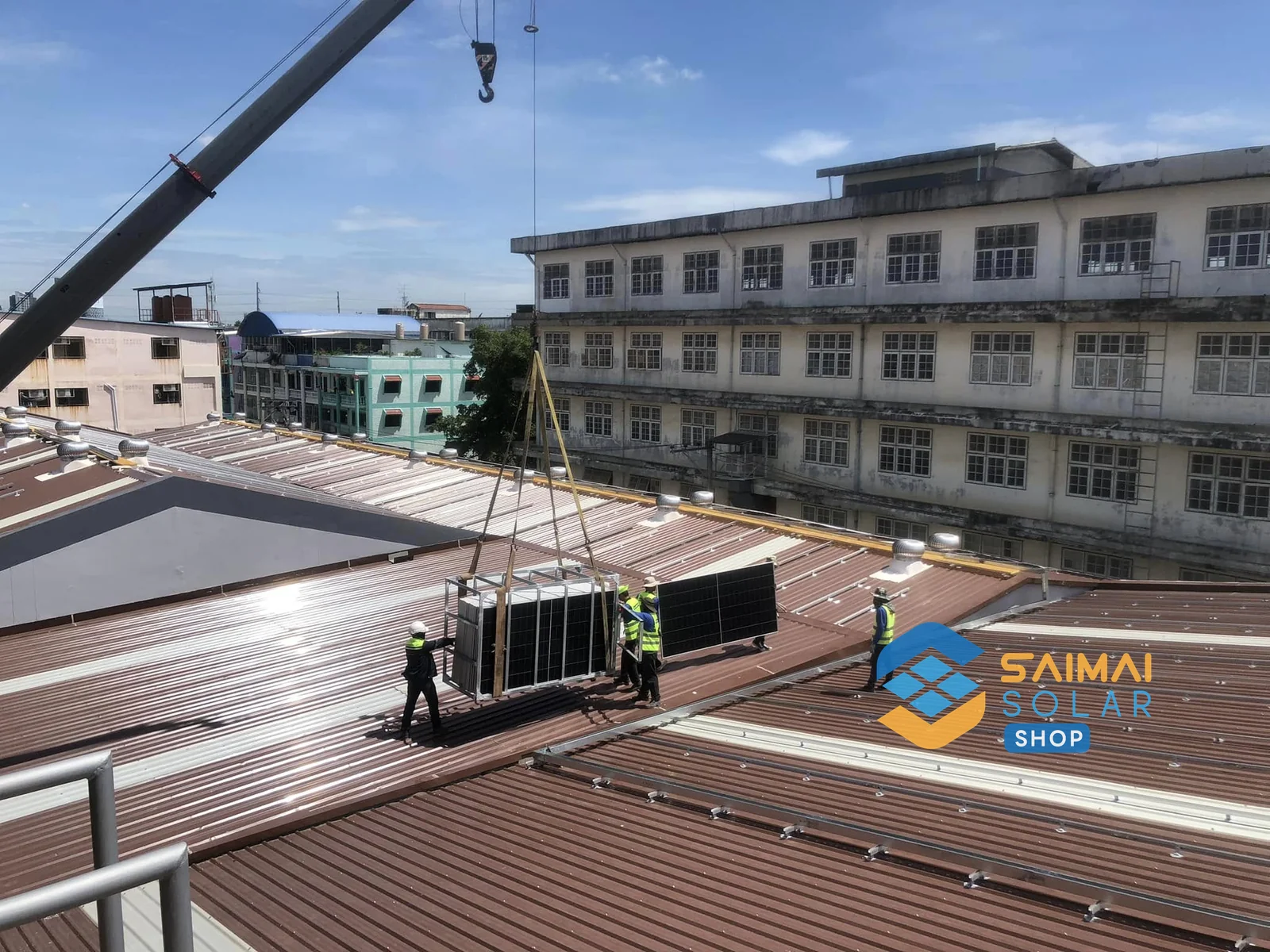 ทีมช่างผู้ชำนาญของ SAIMAI SOLAR SHOP พร้อมให้บริการติดตั้งโซลาร์เซลล์