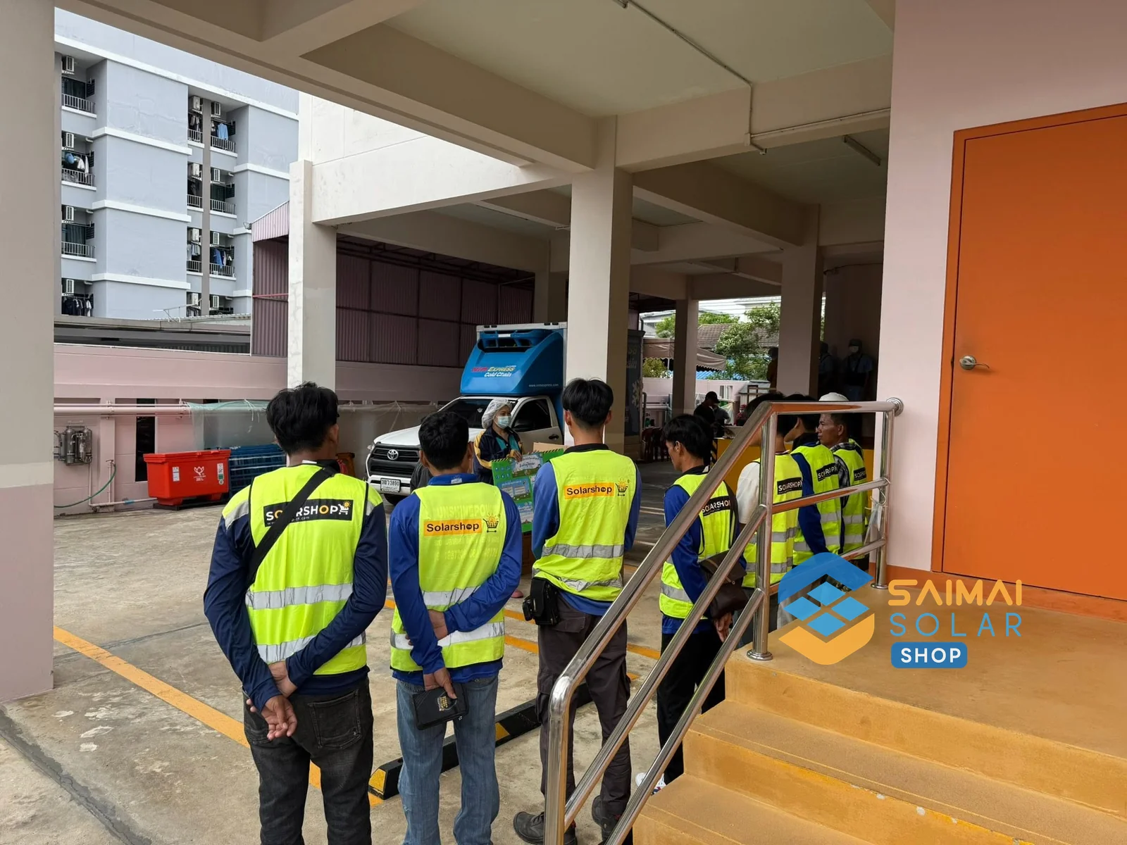 ทีมวิศวกรและช่างติดตั้งโซลาร์เซลล์ของ SAIMAI SOLAR SHOP